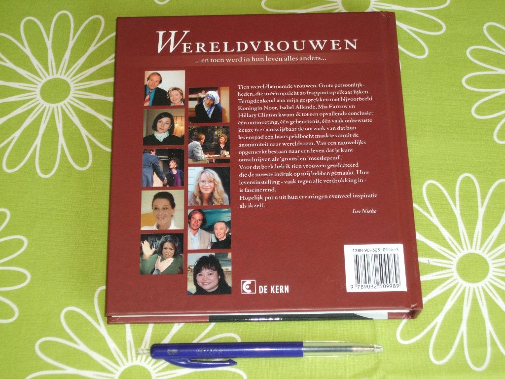 Wereldvrouwen - Ivo Niehe, Ophalen of Verzenden, Zo goed als nieuw, Ivo Niehe