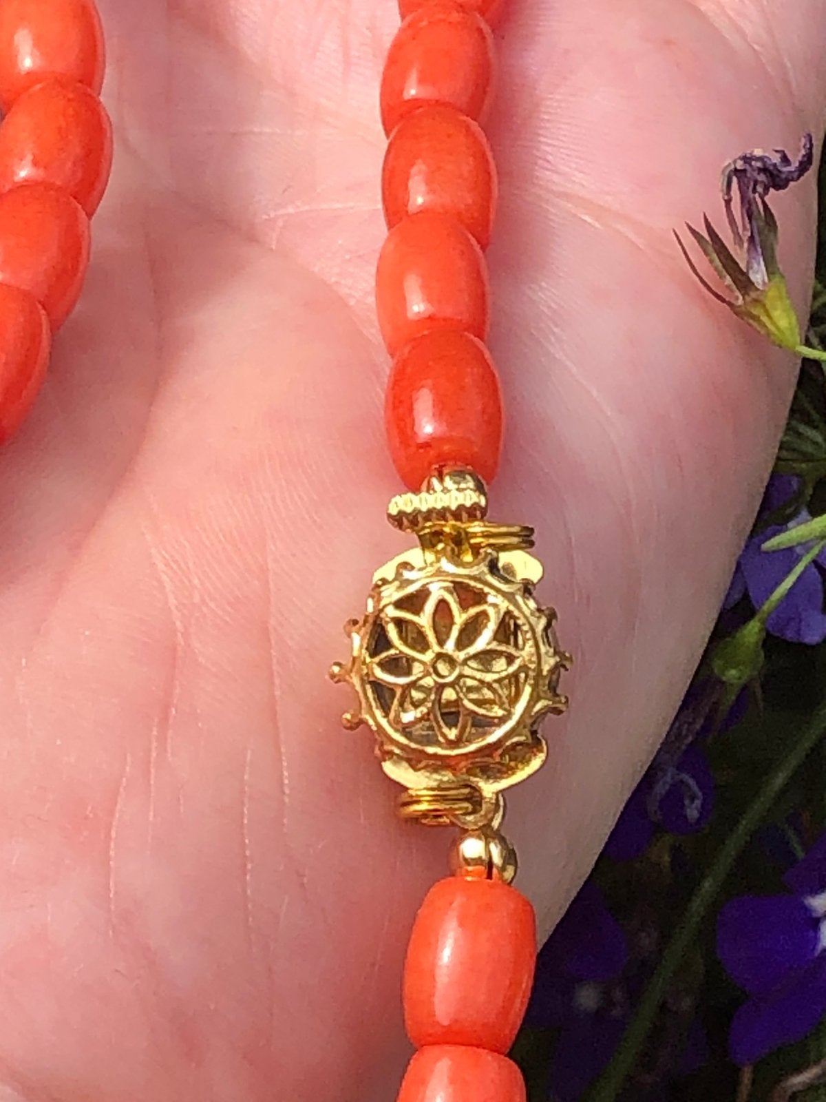 Koraal Ketting Goud Kleurig Bloem Slotje Vintage 1975, Sieraden, Tassen en Uiterlijk, Kettingen, Ophalen of Verzenden, Zo goed als nieuw