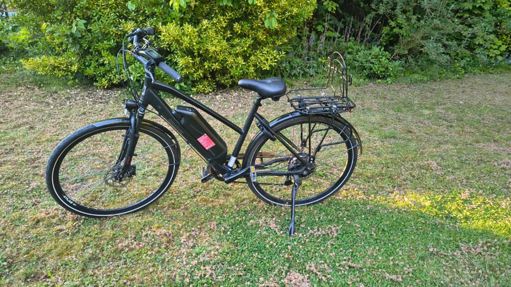 Elektrische dames fiets, Fietsen en Brommers, Elektrische fietsen, Zo goed als nieuw, Ophalen of Verzenden