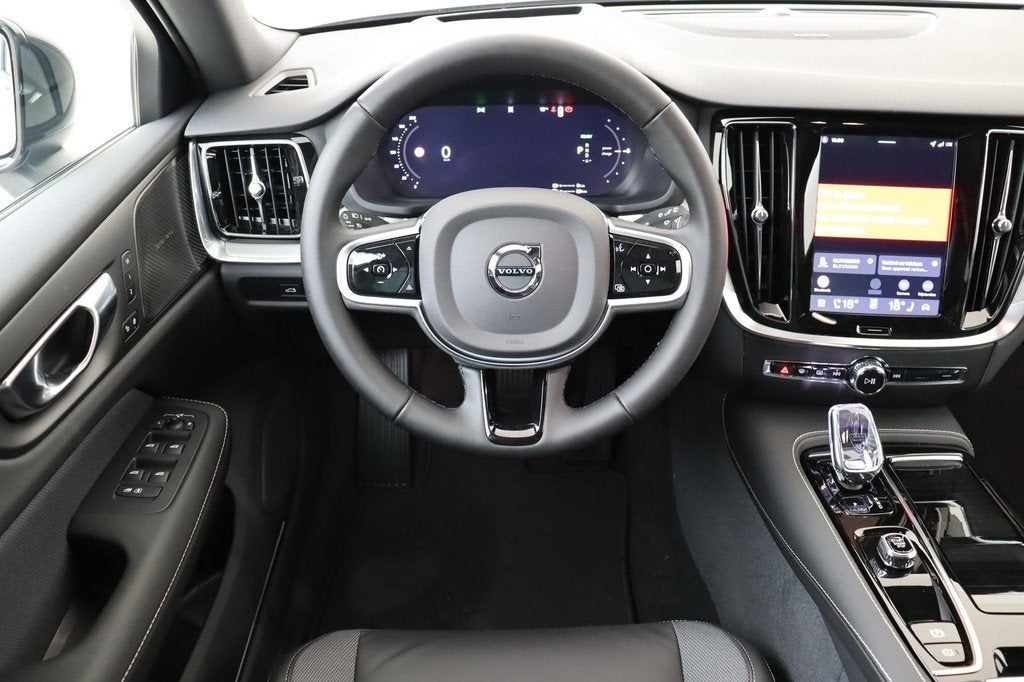 Volvo V60 T8 PLUG-IN HYBRID AWD PLUS DARK -PANO.DAK|HARMAN/K, Auto's, Volvo, Automaat, 12 maanden, Stof, Euro 6