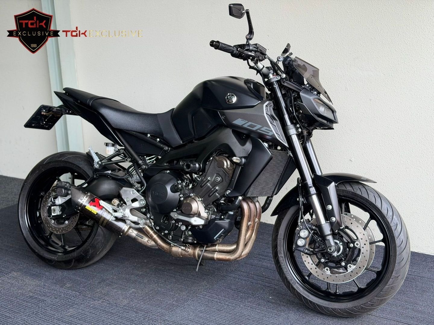 YAMAHA MT-09 BOMVOL AKRAPOVIC MT09 MT 09 07 10, Motorrijbewijs A, Bedrijf, 3 cilinders, Meer dan 35 kW
