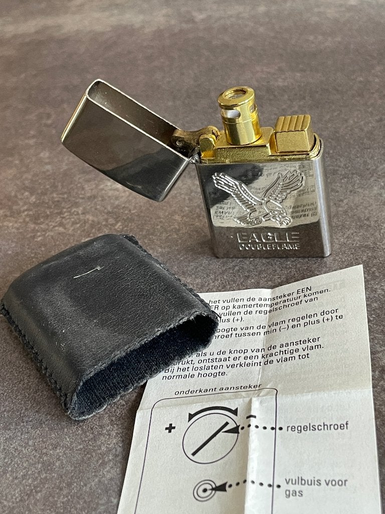 Nieuwe Zippo-stijl aansteker met benzine en vuursteentje, Verzamelen, Rookartikelen, Aanstekers en Luciferdoosjes, Verzenden, Nieuw