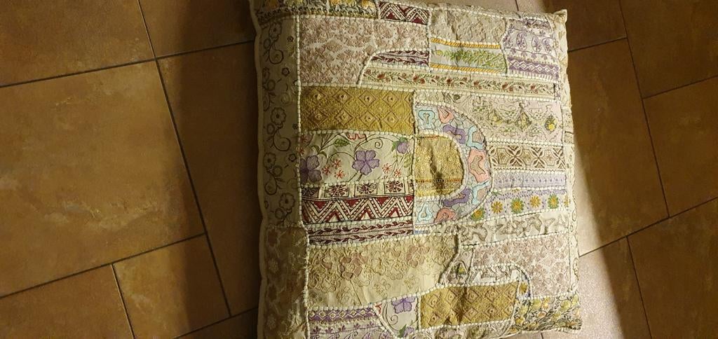 2 Grote Sierkussens 70x70 cm - Schoon & Rookvrij, Huis en Inrichting, Woonaccessoires | Kussens, Ophalen of Verzenden, Zo goed als nieuw
