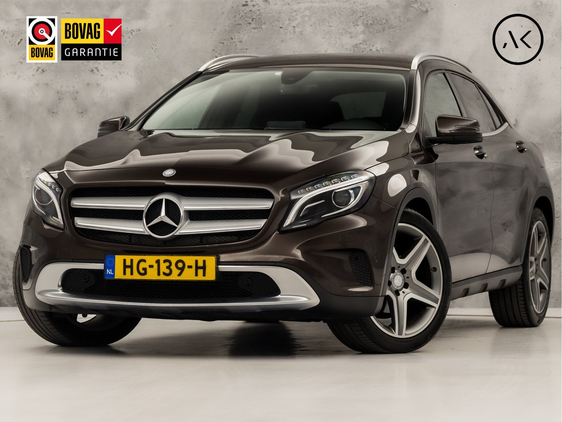 Mercedes-Benz GLA 180 AMG Sport Automaat (NAVIGATIE, LEDER,, Auto's, Mercedes-Benz, 12 maanden, Gebruikt, 4 cilinders, Leder en Stof