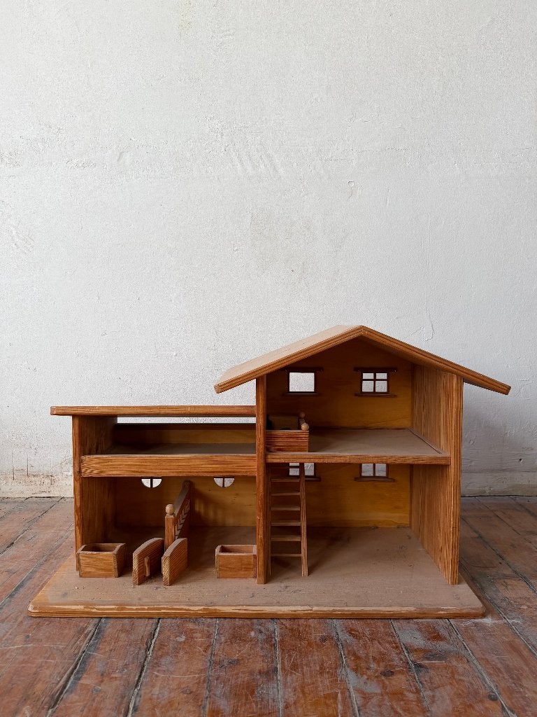 Houten Poppenhuis Boerderij met stal Waldorf, Ophalen, Gebruikt, Poppenhuis