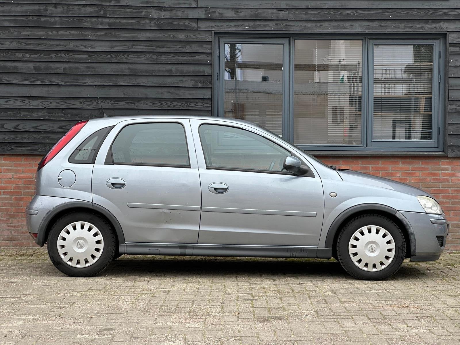 Opel Corsa 1.2-16V Silverline I nieuwe APK, Voorwielaandrijving, 450 kg, Gebruikt, 31 €/maand