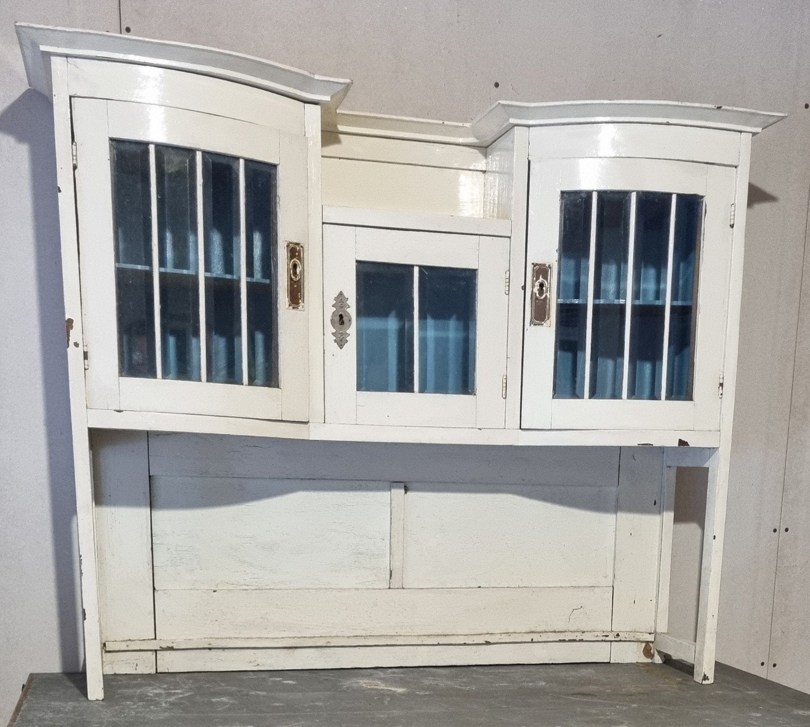 Vintage bovenkast met geslepen glas, Ophalen