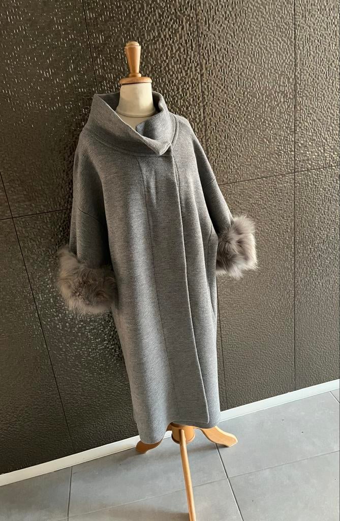 Steffen Schraut grijs wollen vest met bontdetails, maat 44, Kleding | Dames, Ophalen of Verzenden, Zo goed als nieuw, Maat 42/44 (L)