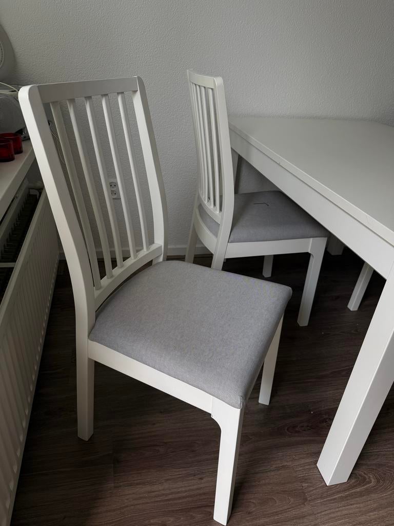Ikea Nasinge uitschuifbare tafel met 4 stoelen, Huis en Inrichting, Tafels | Eettafels, Ophalen, Gebruikt, 100 tot 150 cm, 50 tot 100 cm