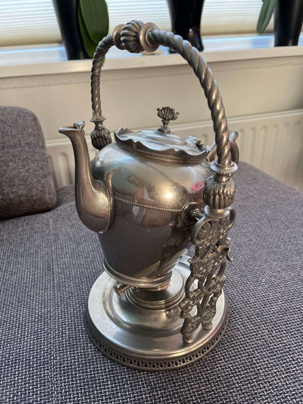 Antieke Theepot met Warmhouder - Tin/Metaal, Antiek en Kunst, Antiek | Tin, Ophalen of Verzenden