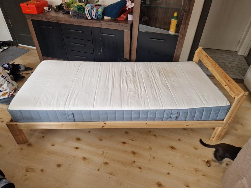 Bed, Gebruikt, Tweepersoons, Hout, 140 cm
