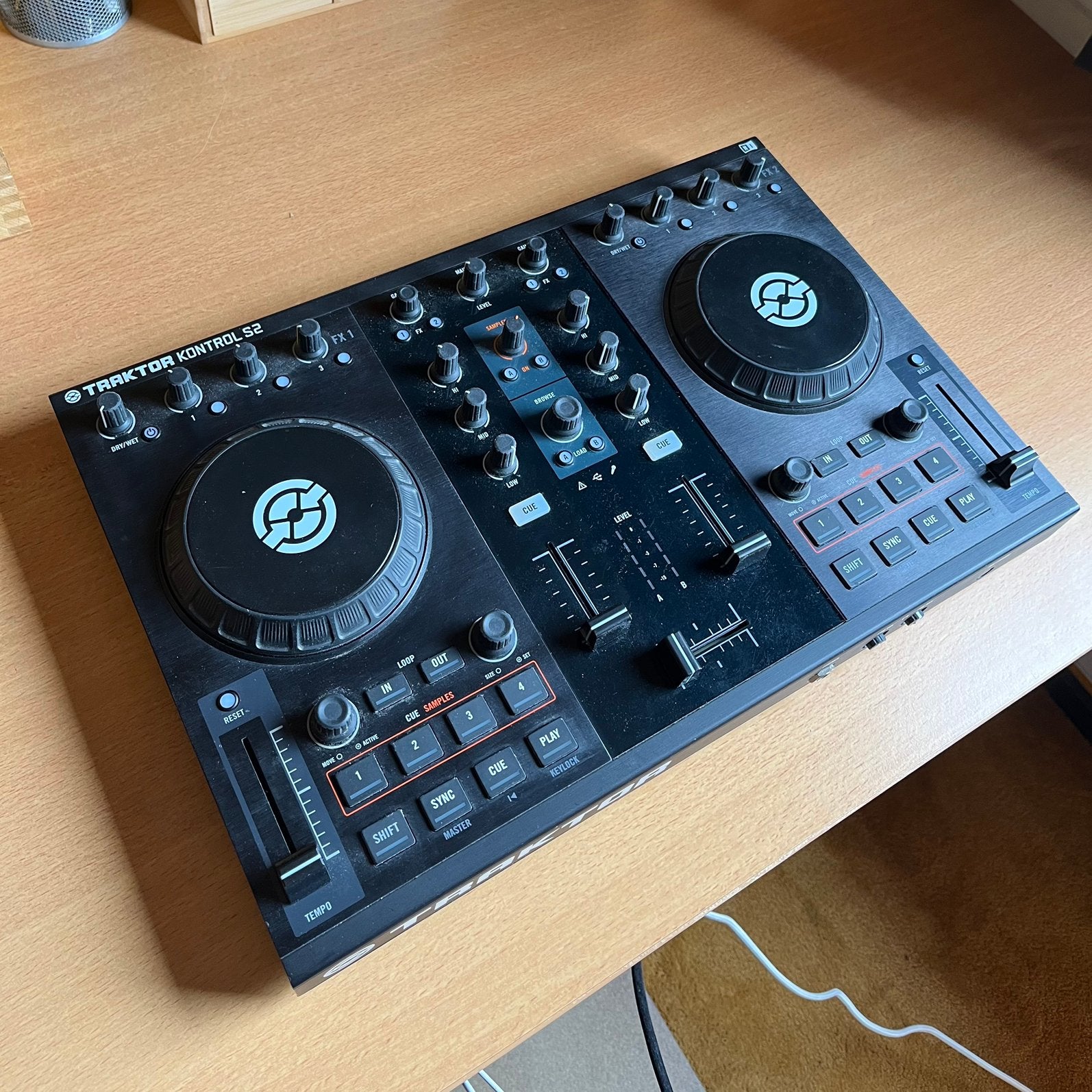 Traktor Kontrol S2 + Traktor Pro 2 Software Licentie, Muziek en Instrumenten, Ophalen of Verzenden, Zo goed als nieuw, Overige merken