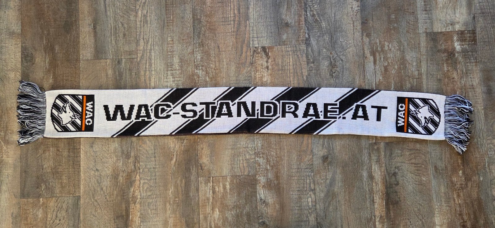 Sjaal Wolfsberger AC, Verzamelen, Ophalen of Verzenden, Zo goed als nieuw, Buitenlandse clubs, Vaantje of Sjaal