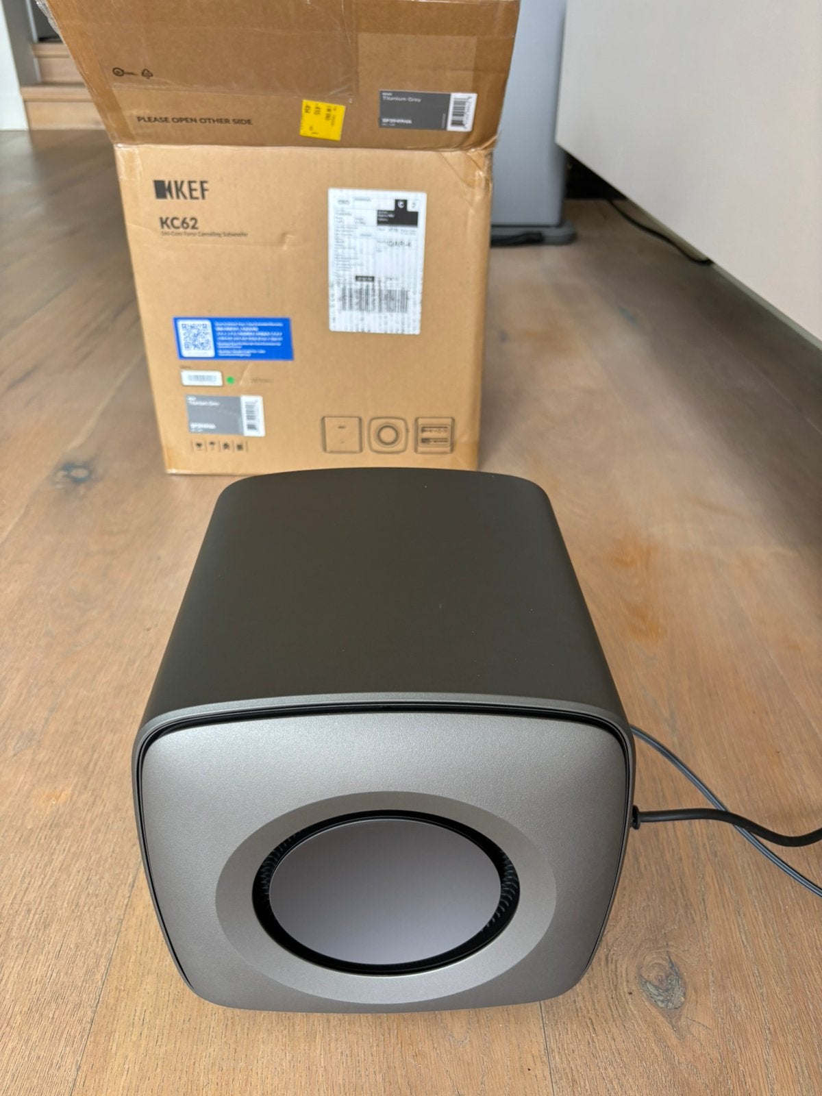 KEF KC62 titanium grey (nieuw)