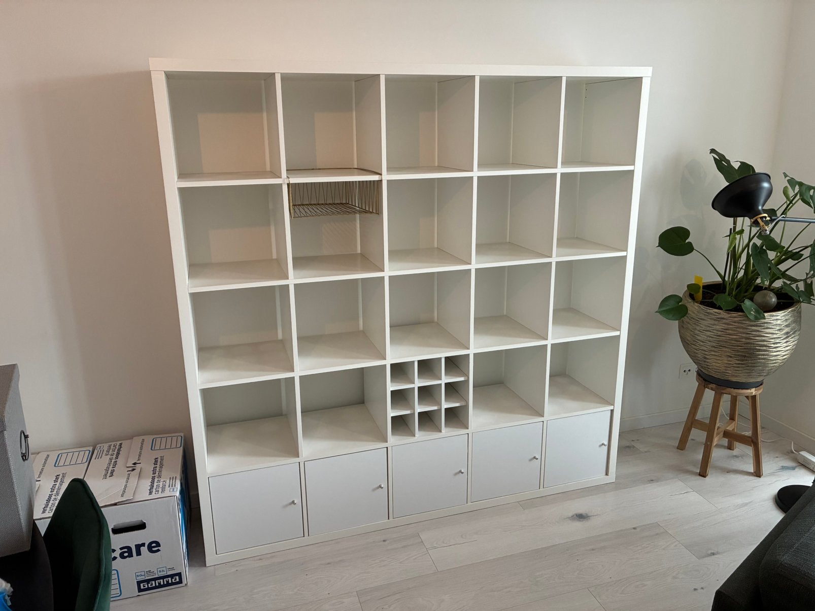 Ikea Kallax Wit 25 vakkenkast, wijnrek, 5 deurtjes, postvak, Gebruikt, Met klep(pen), Ophalen of Verzenden, Minder dan 150 cm