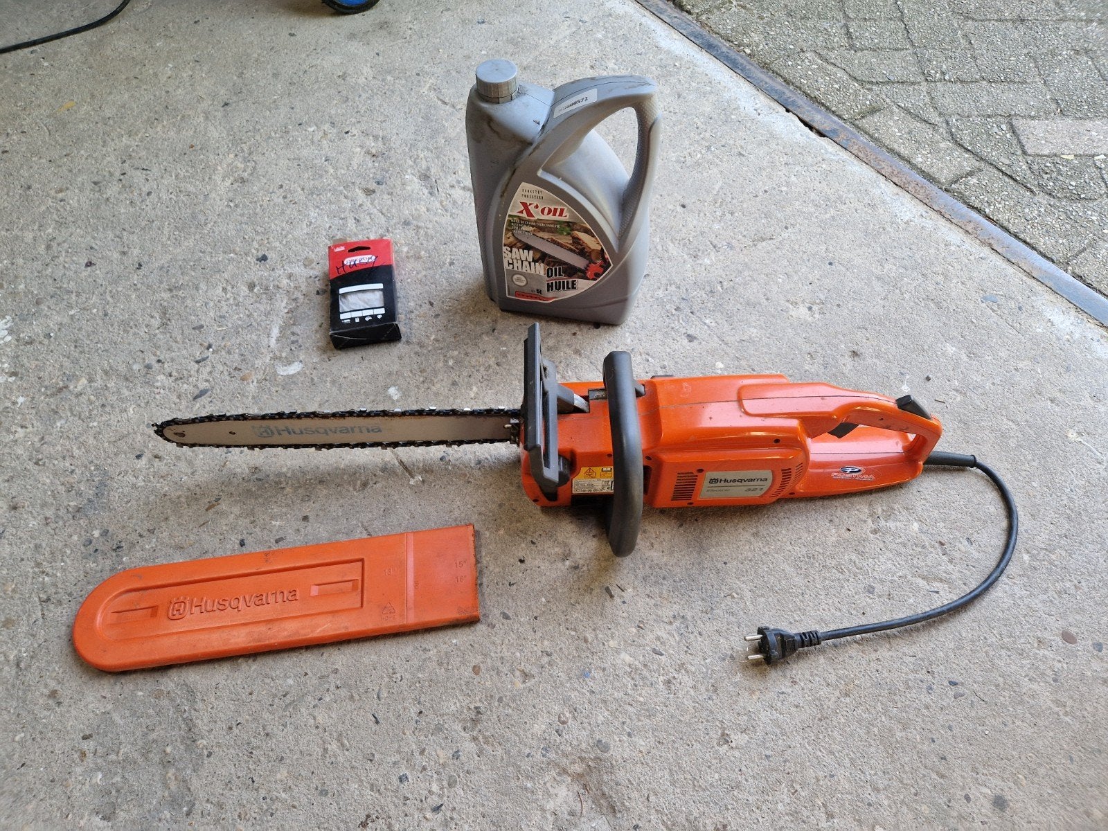 Husqvarna Electric 321 elektrische kettingzaag, Tuin en Terras, Takkenscharen, Ophalen
