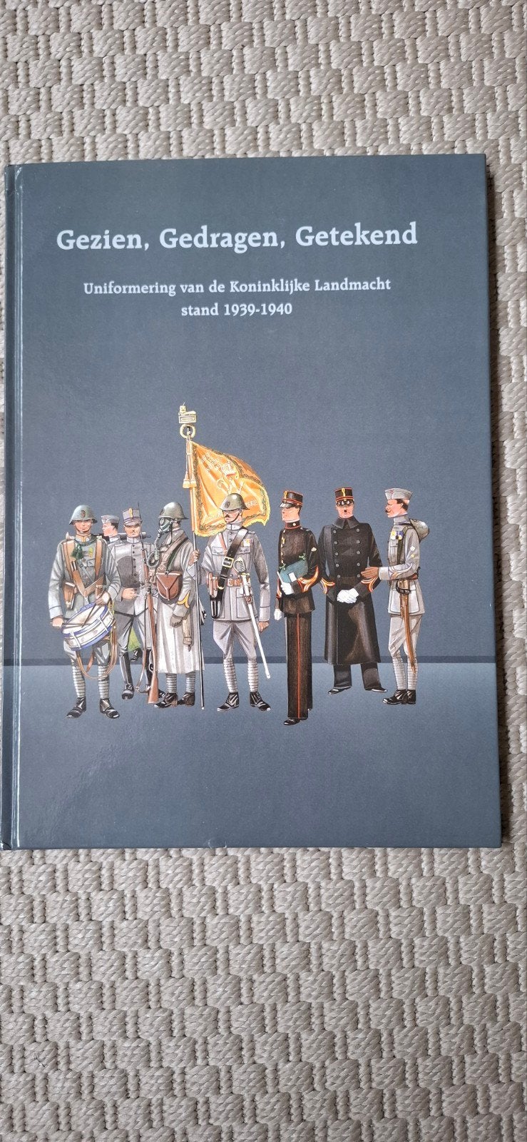 boekwerk Gezien,gedragen,getekend, Ophalen of Verzenden, Landmacht, Nederland, Boek of Tijdschrift
