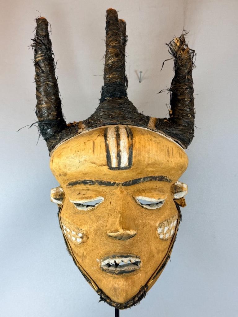 260344 - Afrikaans Originele Pende Kiwoyo masker - Congo., Antiek en Kunst, Ophalen of Verzenden