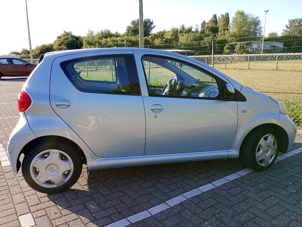 Toyota Aygo automaat 2006, Auto's, Toyota, Particulier, Aygo, Airbags, Centrale vergrendeling, Elektrische ramen, Isofix, Radio