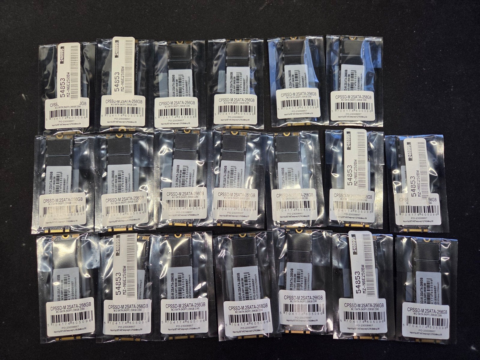 20x 256GB M2 PCI SATA SSD 2280 – nieuw
Partij, Ophalen of Verzenden, Nieuw, Laptop