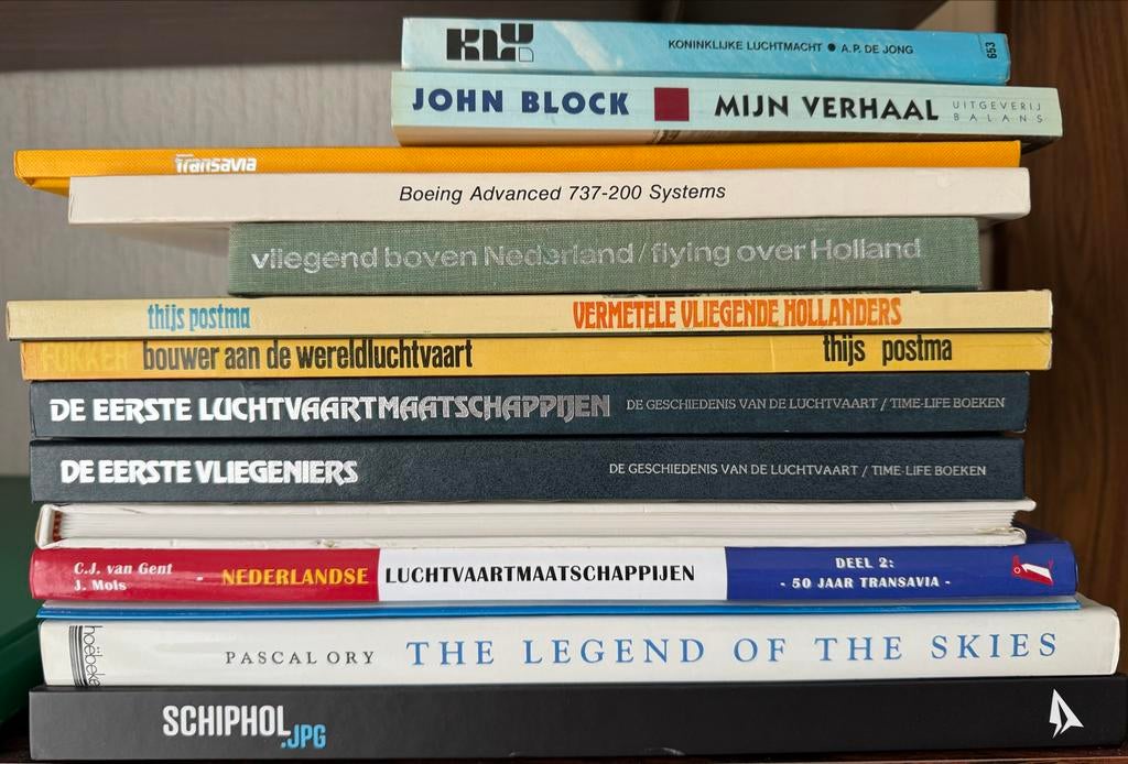Collectie luchtvaartboeken: Schiphol, Transavia, Fokker, KLM, Boeken, Ophalen, Gelezen