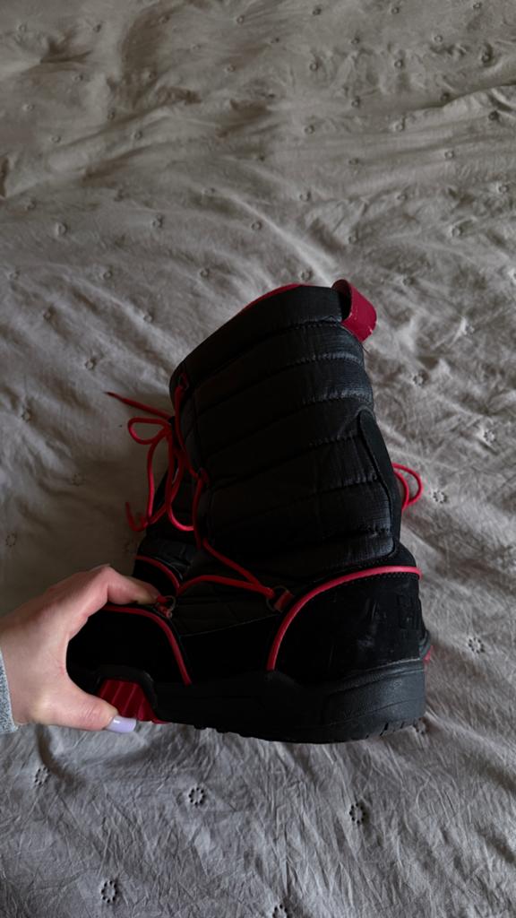 Helly Hansen Snowboots Zwart/Rood, Ophalen of Verzenden, Zo goed als nieuw, Snowboots