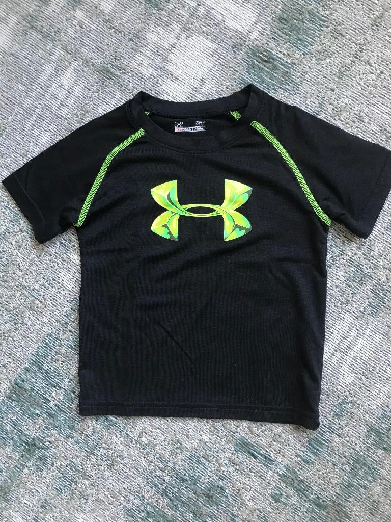 Under Armour t-shirt maat 2T, Jongen of Meisje, Ophalen of Verzenden, Zo goed als nieuw, Shirt of Longsleeve