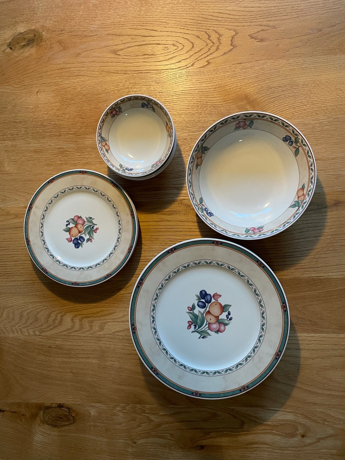 Heinrich Winterling Servies: Borden en Kommen met Fruitdecor, Ophalen, Gebruikt, Porselein, Compleet servies