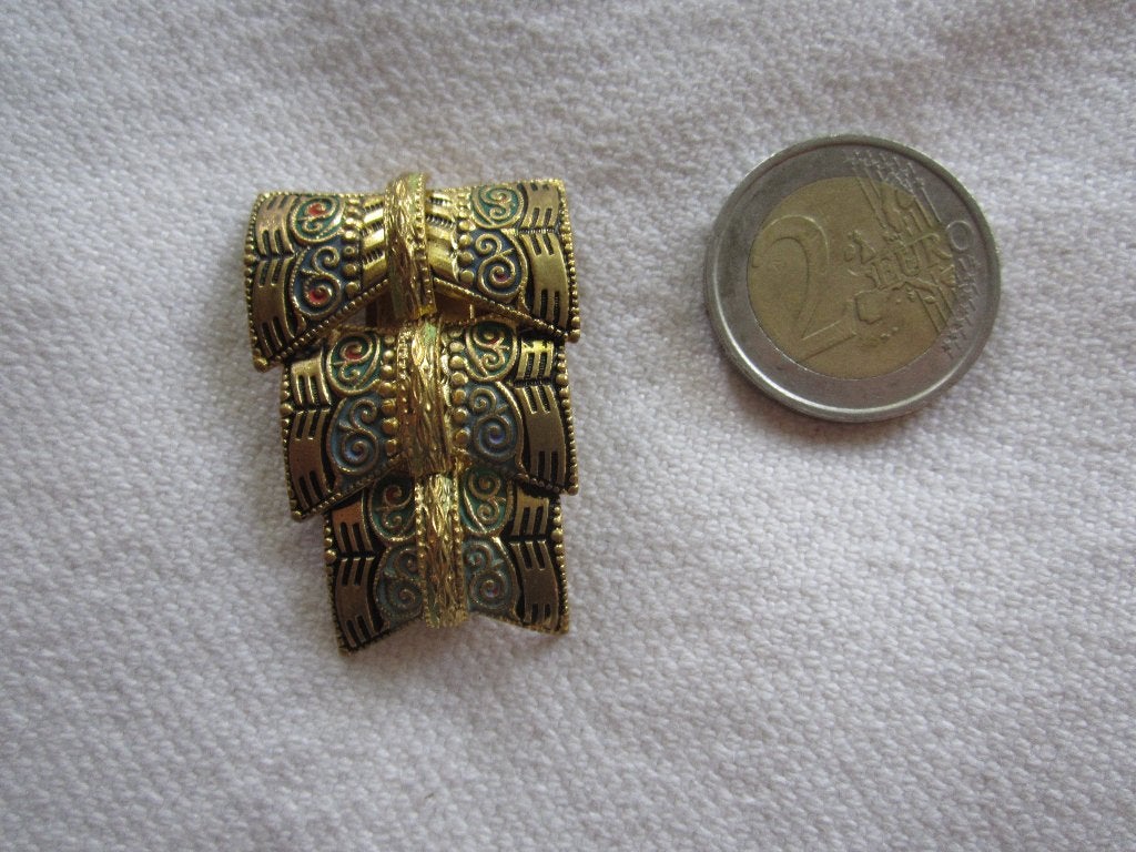 61.  Schittrende oude kleding/sjaalclip, Ophalen, Overige materialen, Overige typen