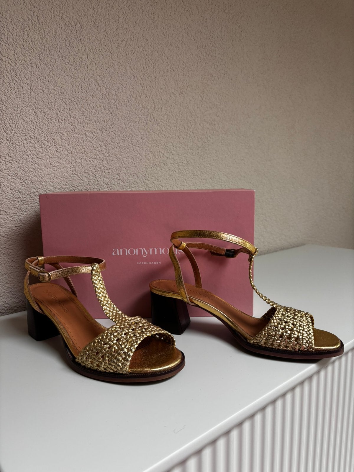 Anonymous -sandalen Goud- maat 39, Overige kleuren, Nieuw, Sandalen of Muiltjes, Ophalen of Verzenden