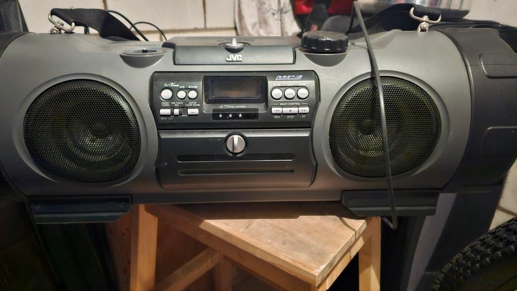 JVC RV-NB1 Kaboom Boombox - Draagbare CD/Radio/MP3-speler, Ophalen, Gebruikt, JVC, Draagbaar