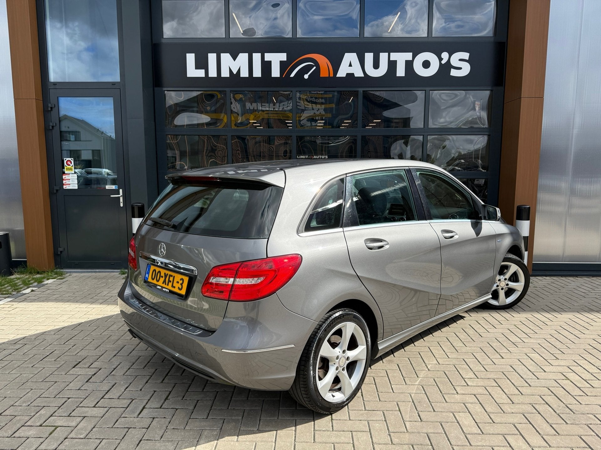 Mercedes-Benz B-klasse 200 Ambition/Navi/Xenon/Leer/Climate/, Auto's, Voorwielaandrijving, Euro 5, Gebruikt, 1295 kg