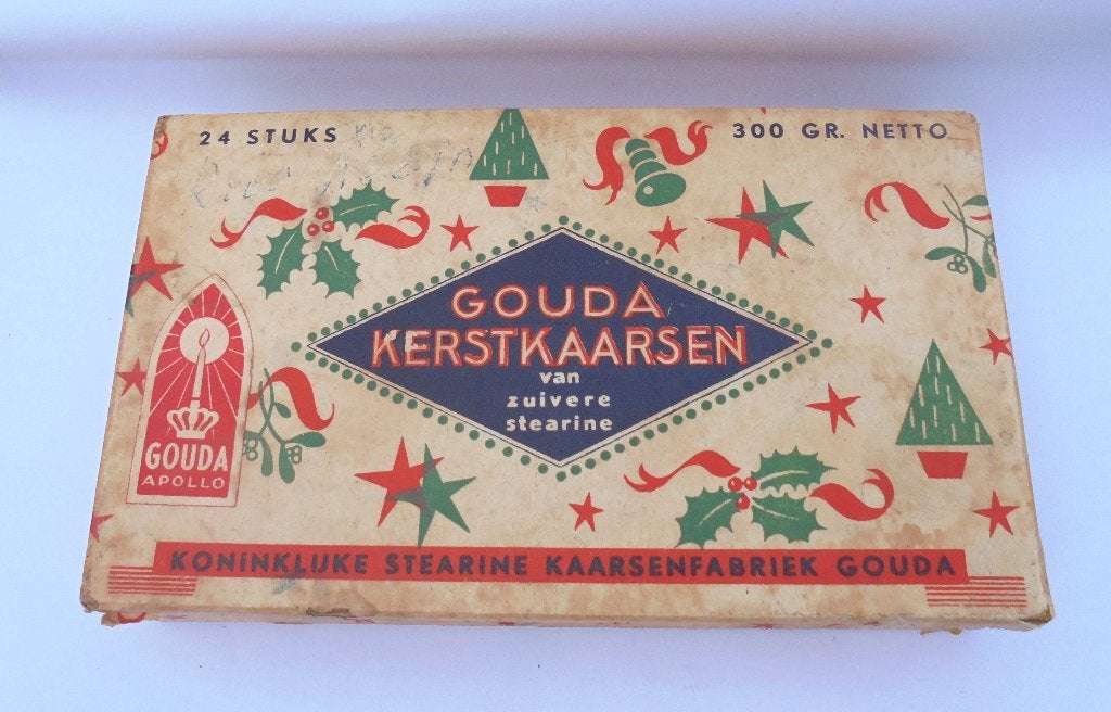 Doos met oude rode kerstboomkaarsjes uit Gouda, ca 1955., Diversen, Kerst, Ophalen of Verzenden, Zo goed als nieuw