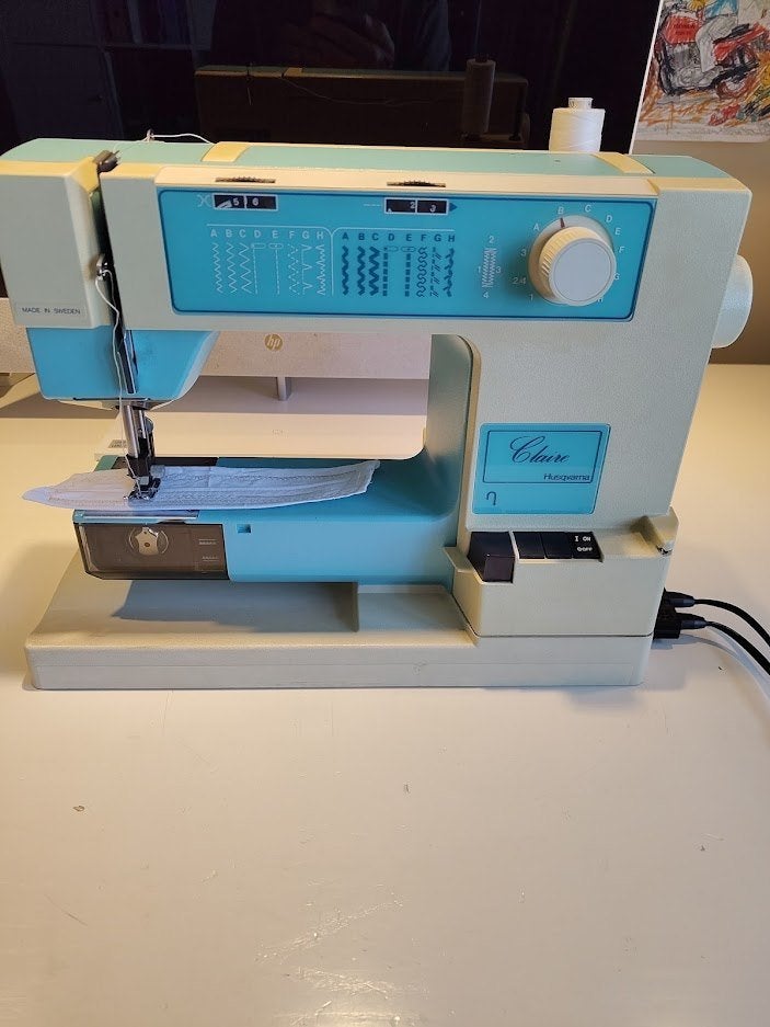 Naaimachine Husqvarna, Hobby en Vrije tijd, Naaimachines en Toebehoren, Ophalen of Verzenden, Gebruikt, Naaimachine, Husqvarna