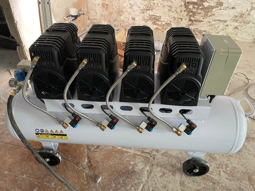 NIEUW; HBM stille compressor, model 2, 120 liter, Doe-het-zelf en Verbouw, Compressors, Ophalen, Nieuw, Olievrij, 200 tot 400 liter/min