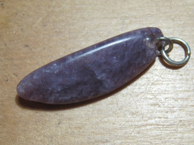 h. 2x aparte edelsteenhanger CHAROIET (4), Overige voorstellingen, Verzenden, Paars, Nieuw