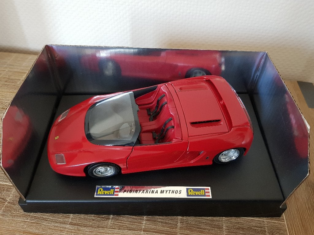 Revell Ferrari Pininfarina Mythos schaal 1:18 nummer 8806, Hobby en Vrije tijd, Modelbouw | Auto's en Voertuigen, Auto, Revell