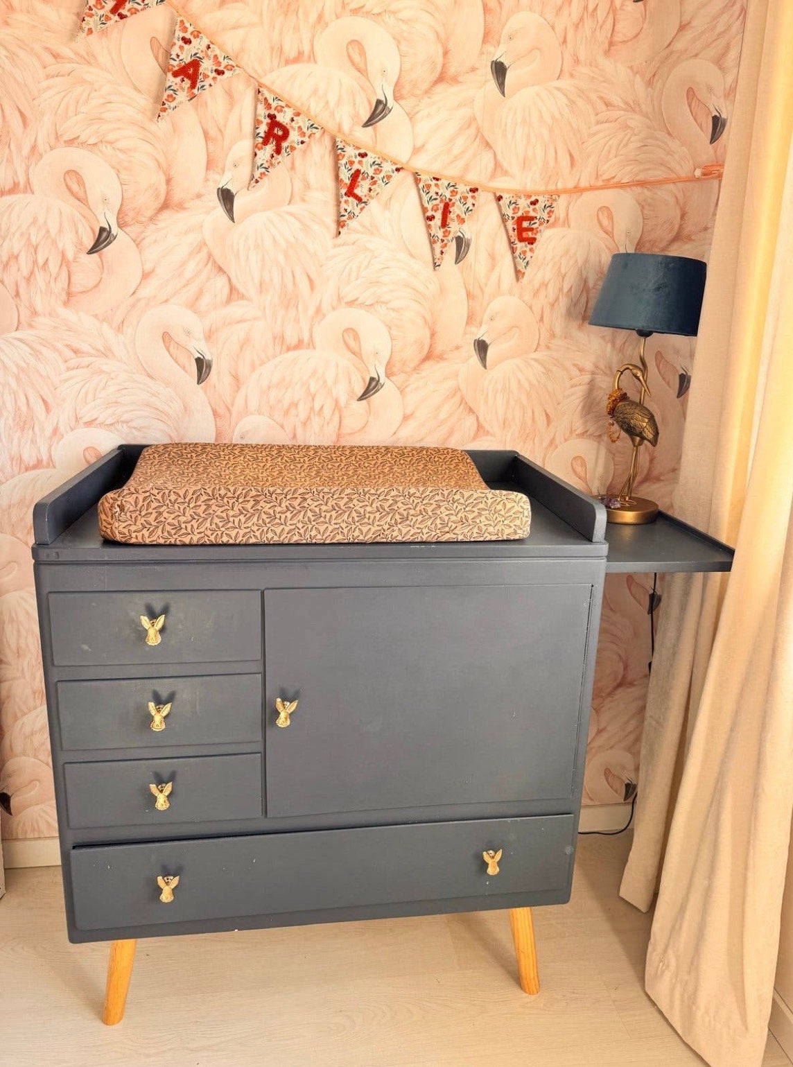 Vintage Commode Donkerblauw met Gouden Konijnen Handgrepen, Ophalen, Gebruikt, 50 tot 70 cm, 75 tot 100 cm