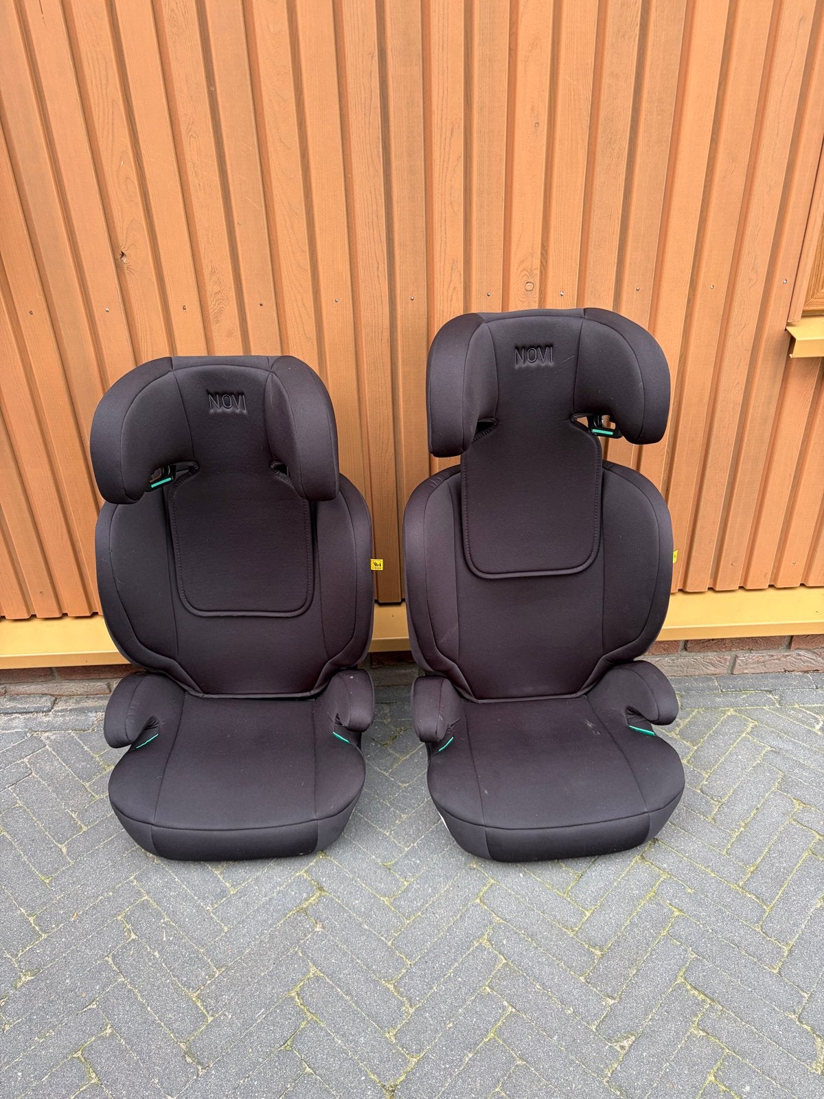 Novi autostoel - Groep 2/3 (15-36 kg), Autogordel, 15 t/m 36 kg, Zijbescherming, Zo goed als nieuw