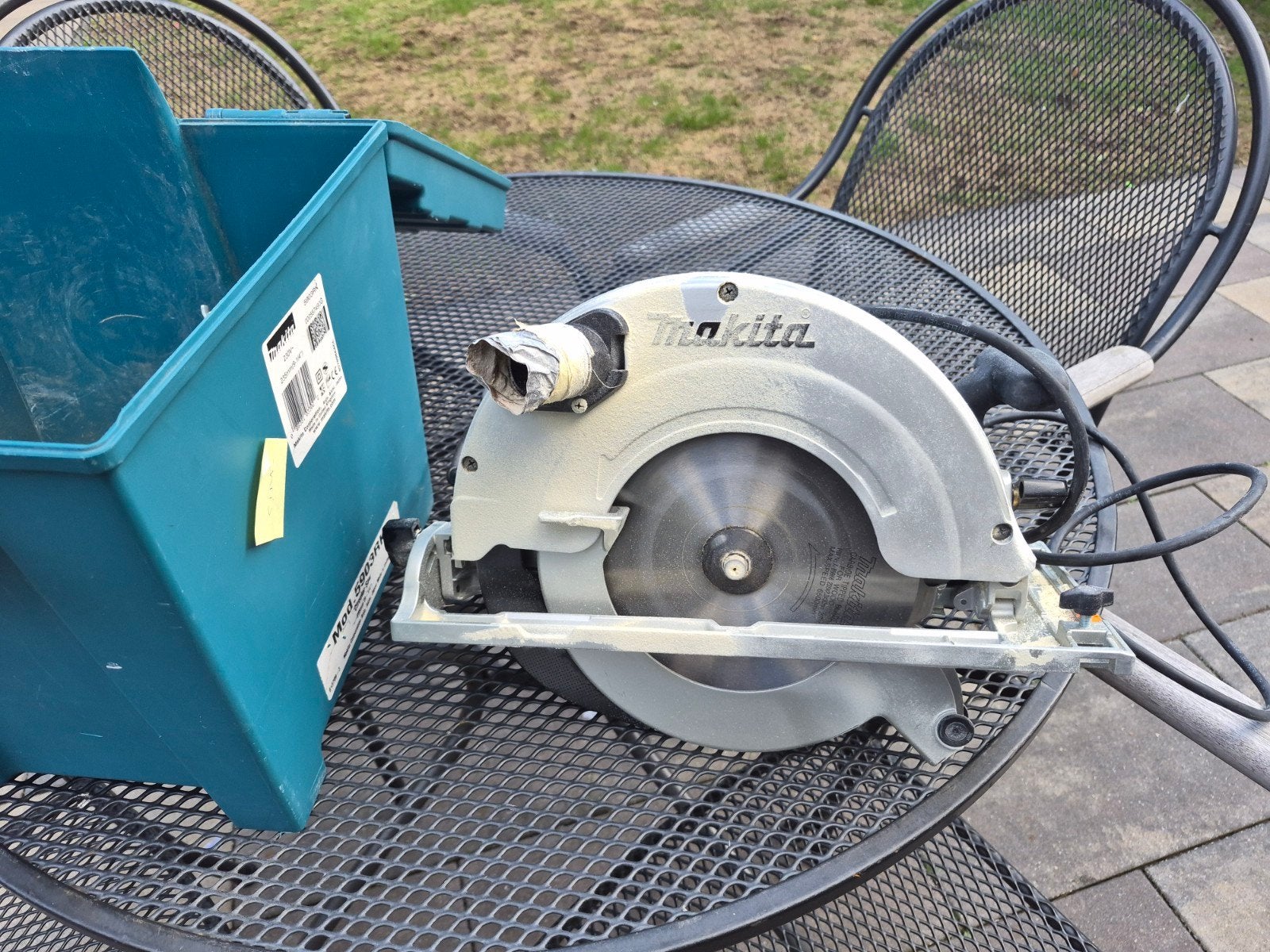 Makita Cirkelzaag met koffer en extra keldert zaagblad., Gebruikt, Cirkelzaag, 70 mm of meer, Ophalen of Verzenden