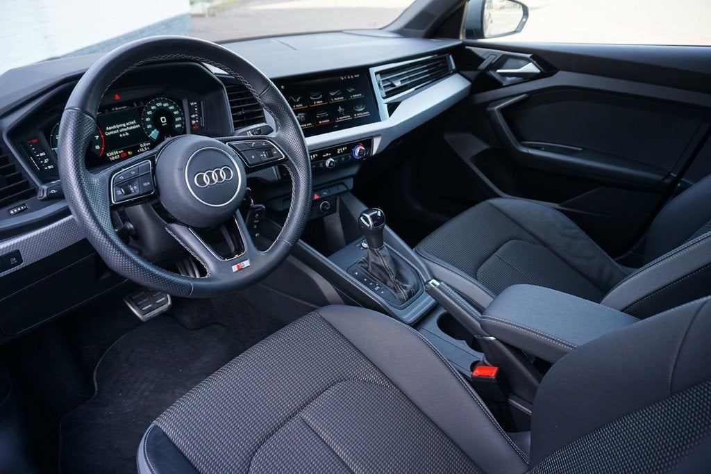 Audi A1 Sportback 30 TFSI 3x S-Line|Sonos|Sfeer|Carplay|Stoe, Auto's, Zwart, Blauw, Leder en Stof, Bedrijf