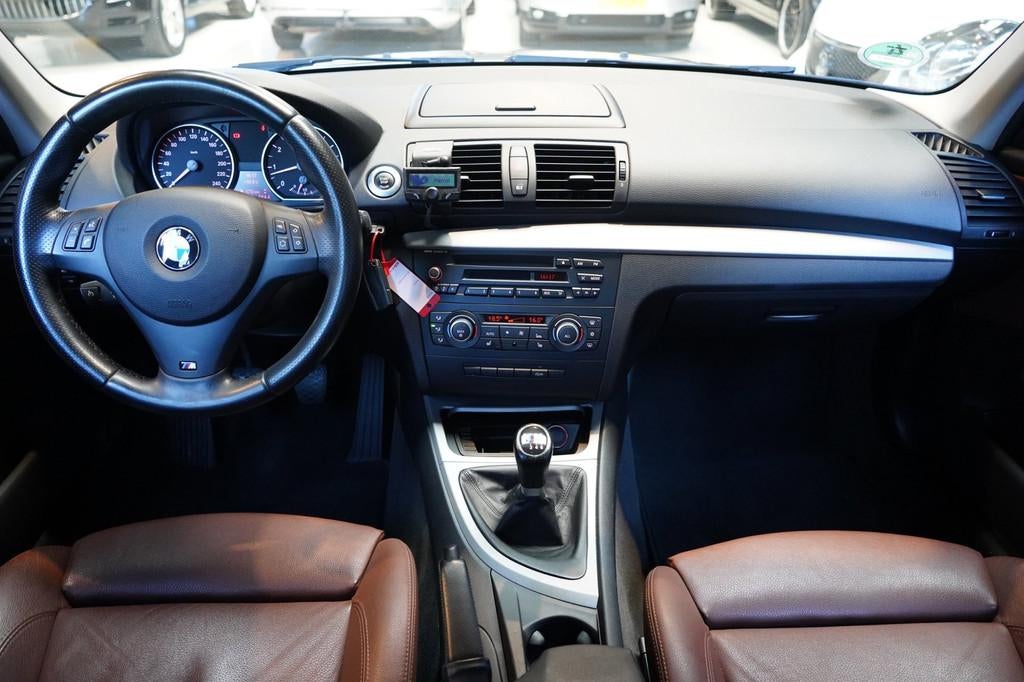 BMW 1-serie 118i EffDyn. Ed. Business Line Ultimate Edition, 1-Serie, Euro 5, Achterwielaandrijving, Bedrijf