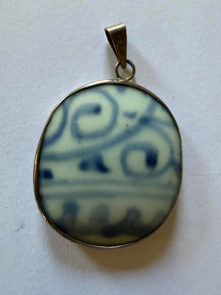 Vintage 925 Zilveren Hanger met Blauw-Wit Keramiek, Gebruikt, Overige voorstellingen, Blauw, Ophalen of Verzenden
