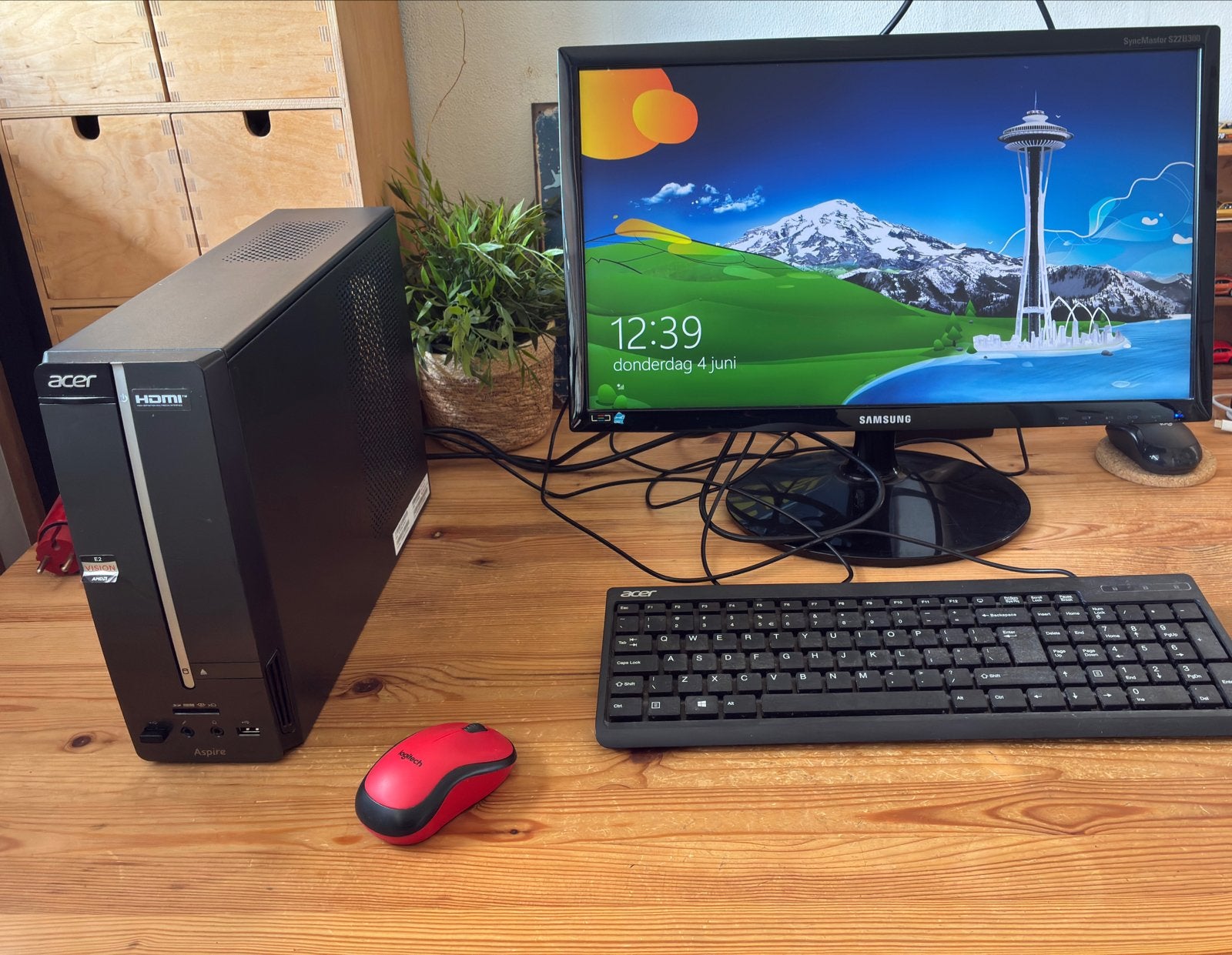 Acer Aspire XC100 PC met Samsung SyncMaster S22B300 monitor, Computers en Software, Gebruikt, HDD, Minder dan 2 Ghz, AMD E2 1800