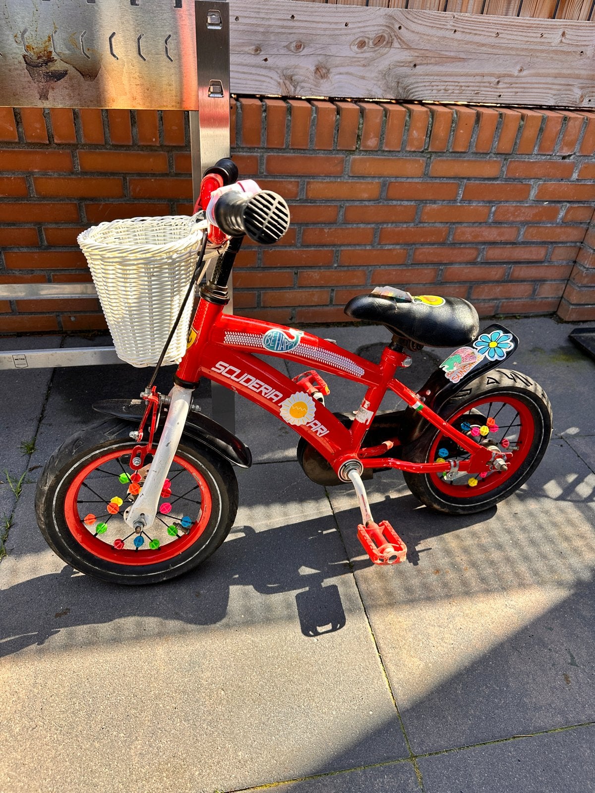 Kinderfiets Rood - Scuderia Ferrari - Met Mandje, Ophalen, Gebruikt, Velgrem, 16 tot 20 inch