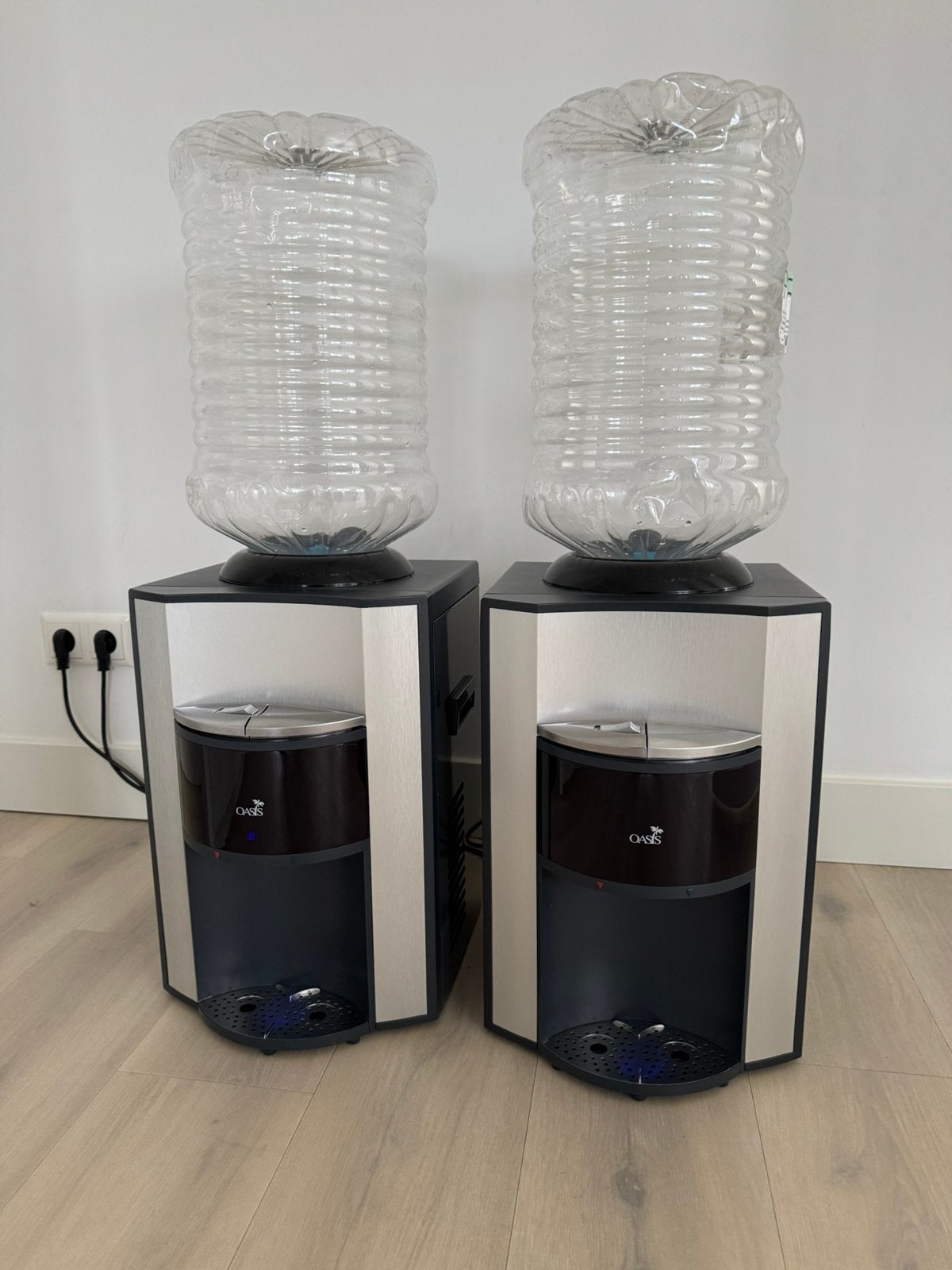 2 stuks tafelmodel watercooler/waterkoeler met kokend water, Ophalen of Verzenden