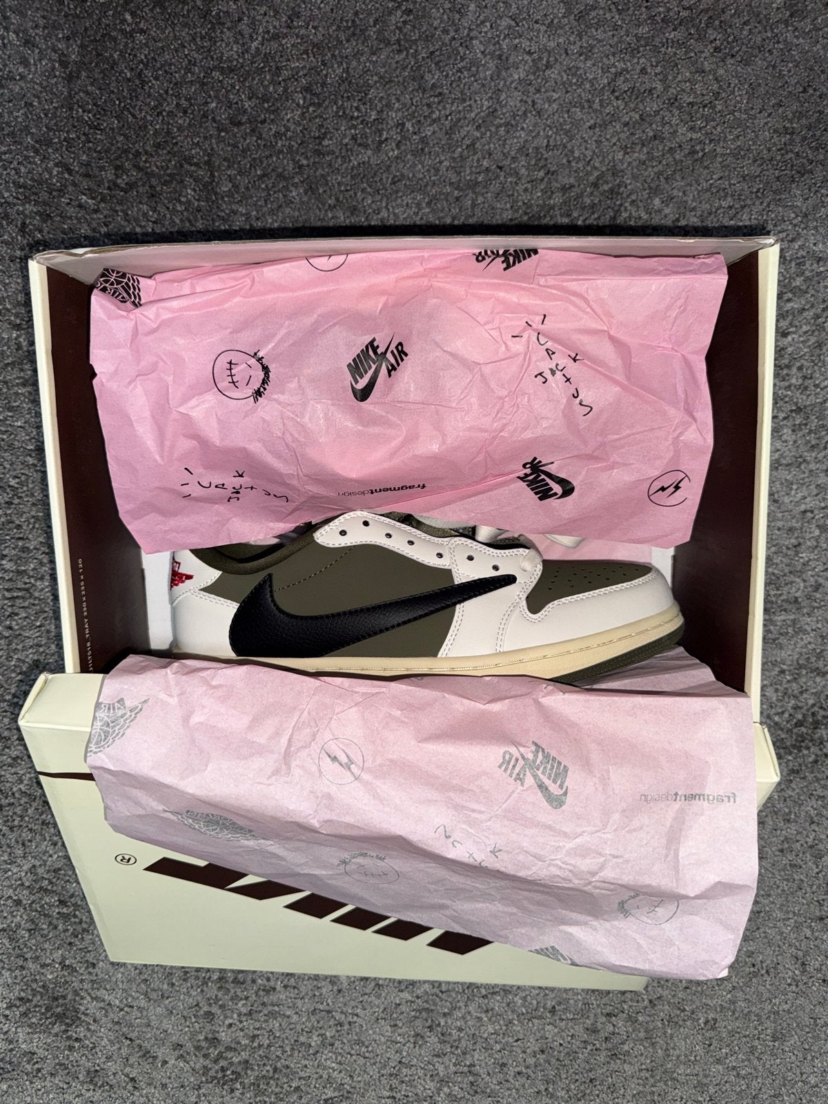 Nike Air Jordan 1 Low Travis Scott Reverse Mocha, Kleding | Heren, Verzenden, Nieuw, Overige kleuren, Sneakers of Gympen