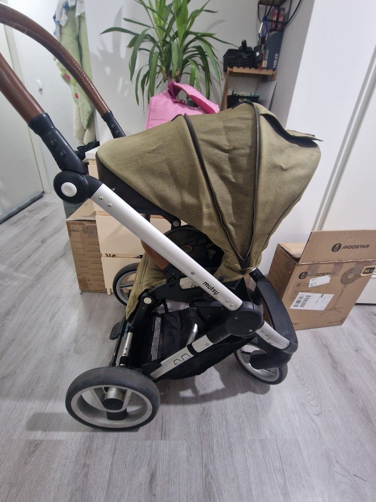 Mutsy kinderwagen met reiswieg en adapters, Ophalen, Gebruikt, Combiwagen, Mutsy