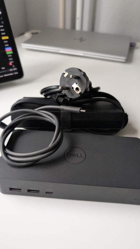 Dell docking station, Computers en Software, Dockingstations, Ophalen of Verzenden, Zo goed als nieuw, DELL, Docking station