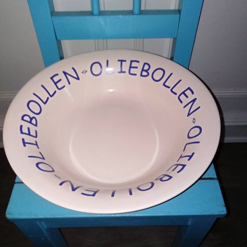 2 Oliebollen schalen zwart en lichtblauw zie omschrijving, Huis en Inrichting, Ophalen, Gebruikt, Schaal of Schalen, Overige stijlen